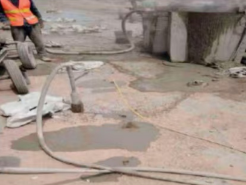 黄平水泥混凝土路面板底注浆技术 路面脱空注浆整治方案